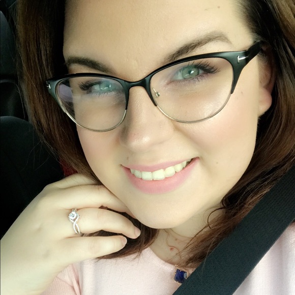 Meet your Posher, Brittany - Picture 1 of 2